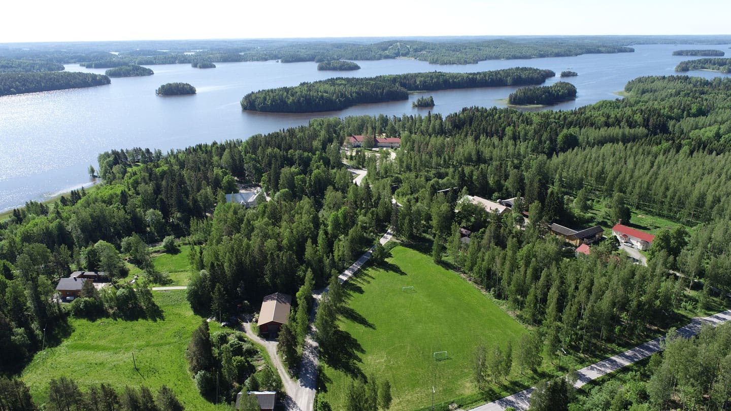 Featured image for “Tule opistolle töihin kesäksi – haemme kesäisäntää ja/tai kesäemäntää”