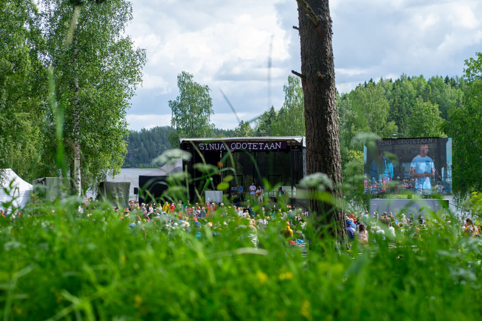 Featured image for “Valtakunnallinen evankeliumijuhla Karkun evankelisen opiston maisemissa”