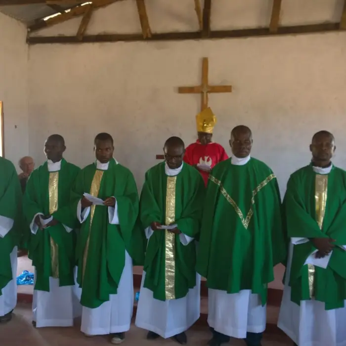 Featured image for “Sambian Piispa kiitosmatkalle Suomeen”