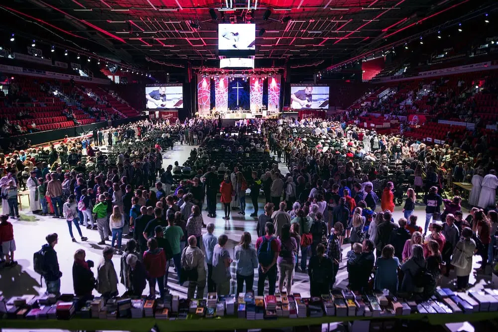 Featured image for “Evankeliumijuhla kokosi ennätysmäärän kävijöitä”