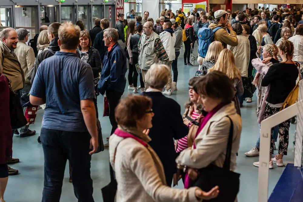 Featured image for “Evankeliumijuhla kokosi Helsingin Jäähallin lähes täyteen”