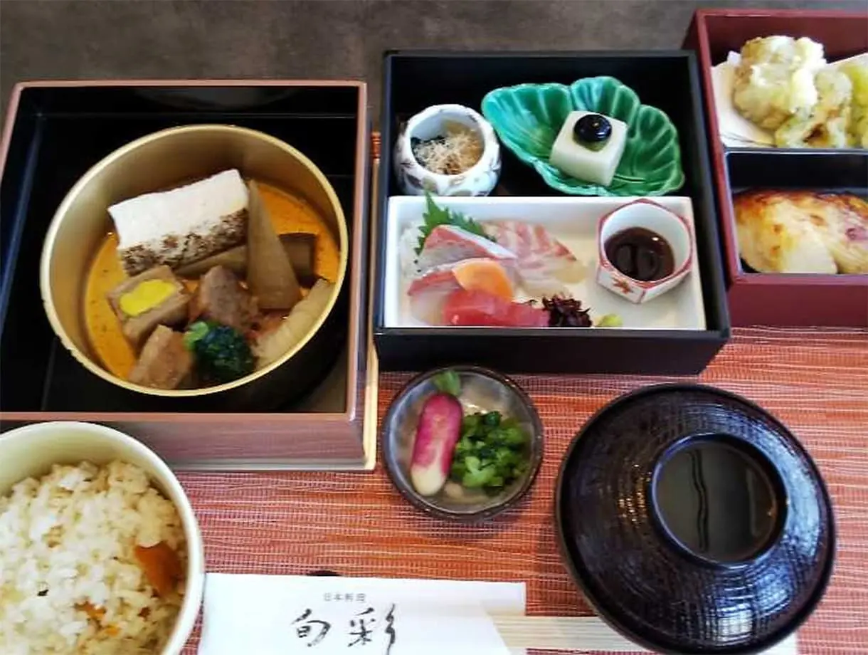 Featured image for “Makujen kautta evankeliumin äärelle”