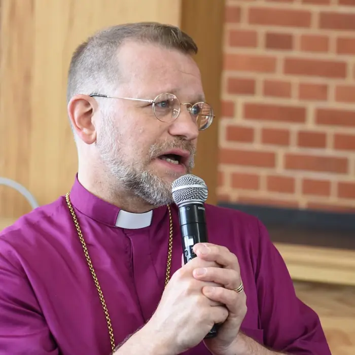 Featured image for “Piispa Jolkkonen: ”Ehtoollisessa kristittyjen ilot ja kärsimykset tulevat yhteisiksi””