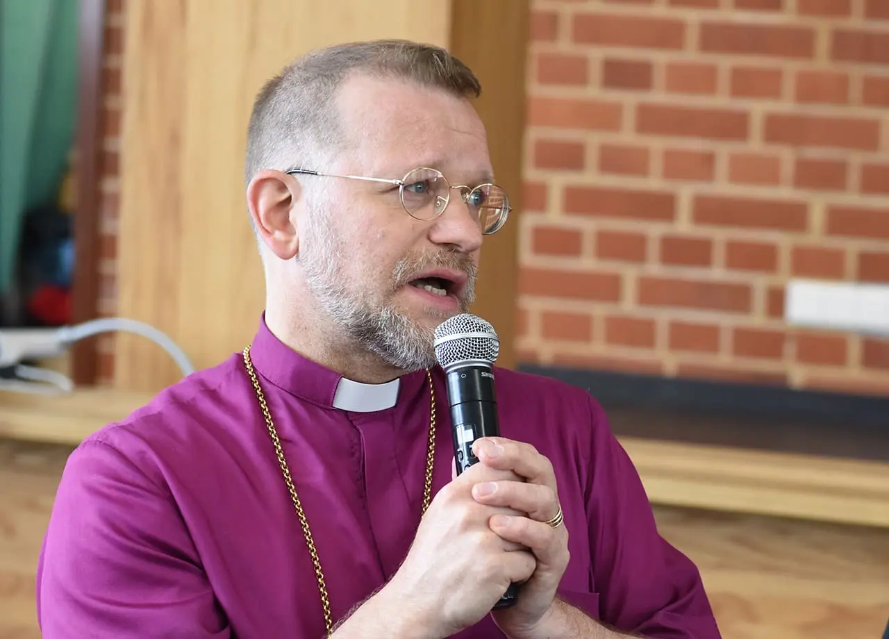 Featured image for “Piispa Jolkkonen: ”Ehtoollisessa kristittyjen ilot ja kärsimykset tulevat yhteisiksi””