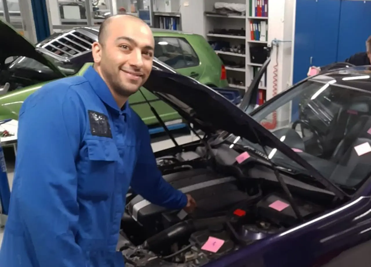 Featured image for “Pakkopalautettu ja kidutettu Sardar on paennut Iranista”