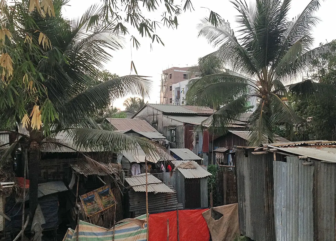 Featured image for “Vallankaappaus Myanmarissa: Sleyn lähetit turvassa”