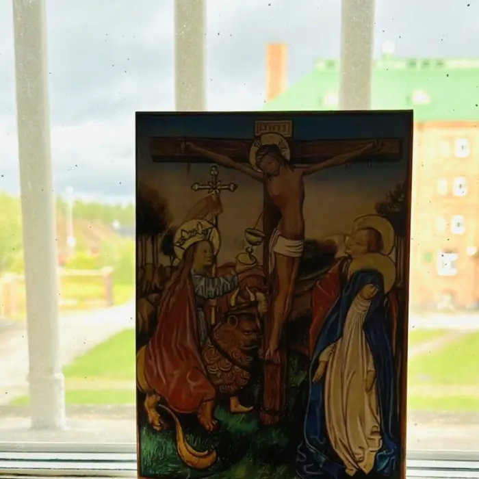 Featured image for “Kristus kaltereiden takana”