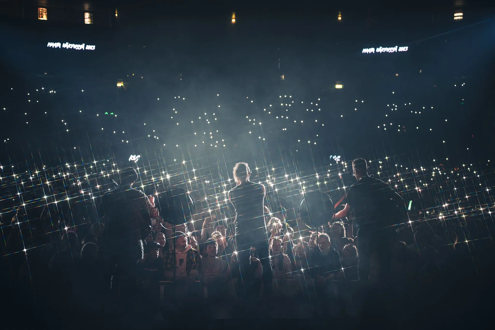 Featured image for “Maata Näkyvissä -festareiden lauantai tarjoili suomigospelin tähtiä ja suuria tunteita”