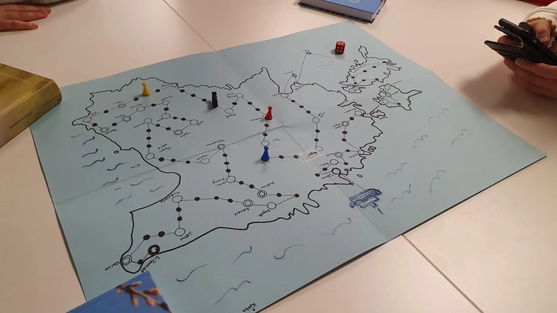 Featured image for “Lähetystä ja lautapeliä”