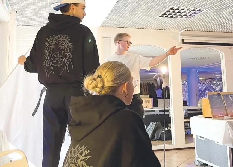 Featured image for “🔒 Vaatteet välittävät evankeliumia”