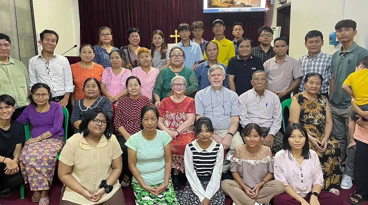 Featured image for “Sleyn Myanmarin lähetit: Rukoilkaa Myanmarin puolesta – apua järjestetään kirkolle”