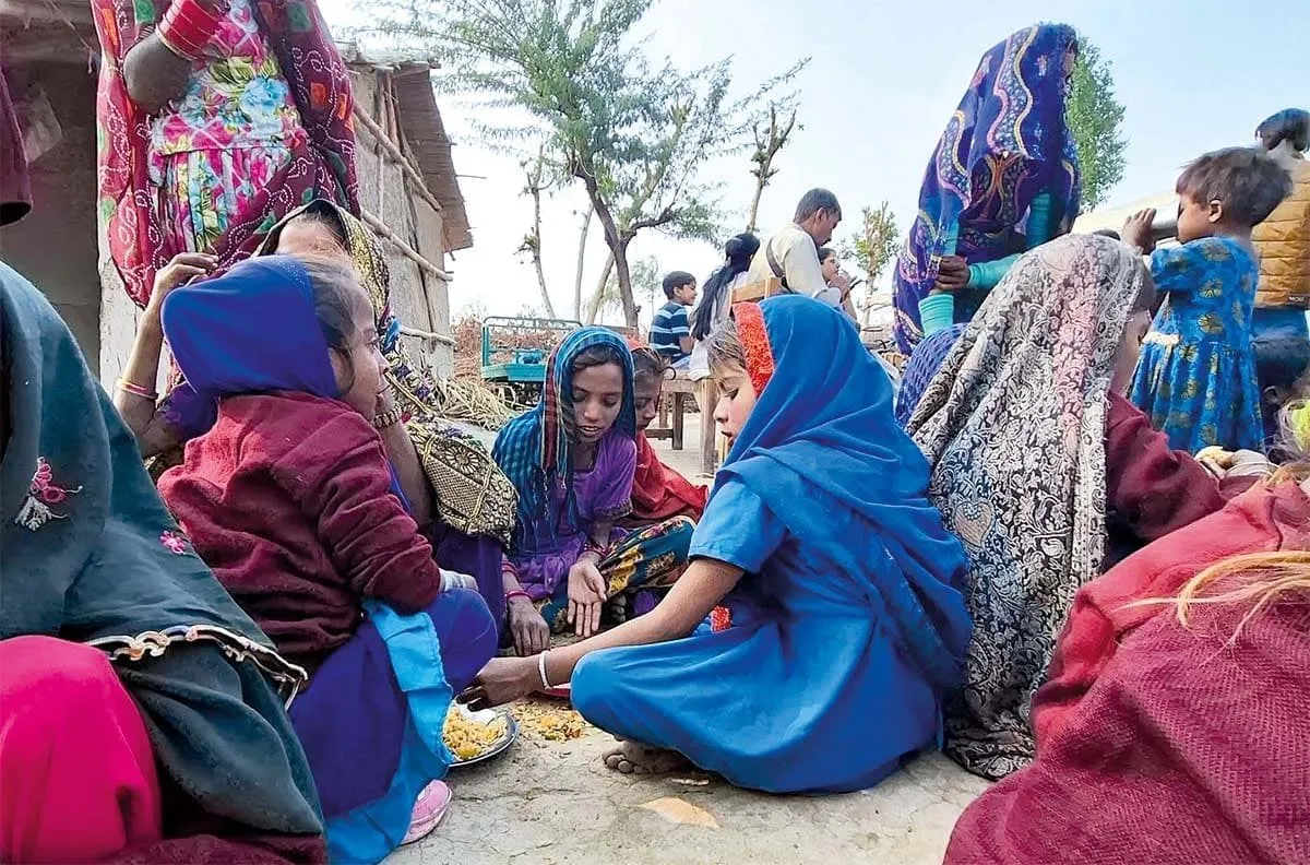 Featured image for “”Yksi vartioi kiväärin kanssa, kun toinen saarnasi evankeliumia””