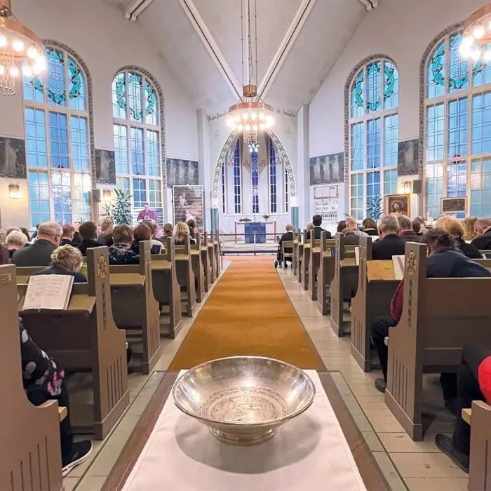 Featured image for “🔒 Juuret, voima ja vastuu – miksi Sley toimii Suomen evankelis-luterilaisessa kirkossa?”