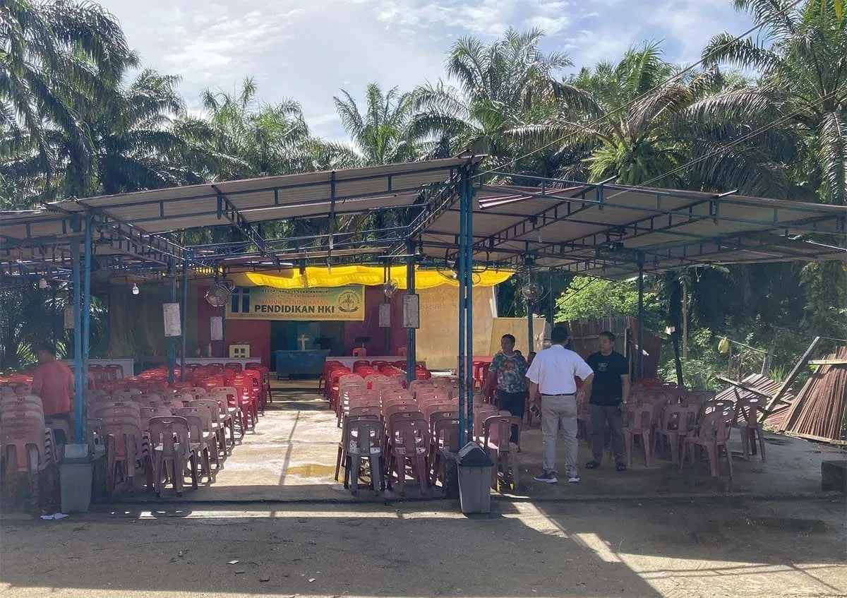 Featured image for “Kirkko katoksen alla”