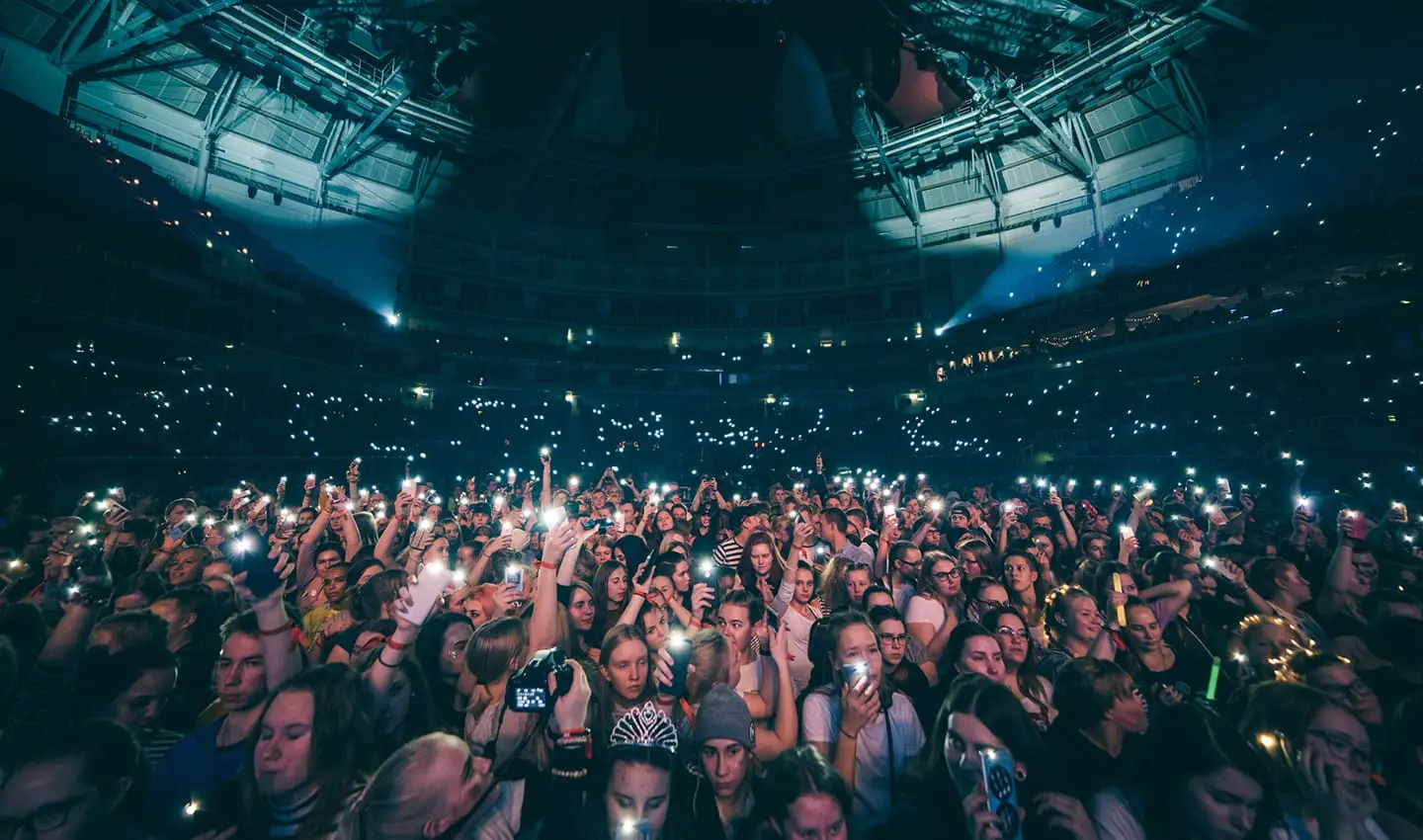 Featured image for “Sinun ansiostasi yli 80 nuorta enemmän Maata Näkyvissä -festareilla: kiitos”