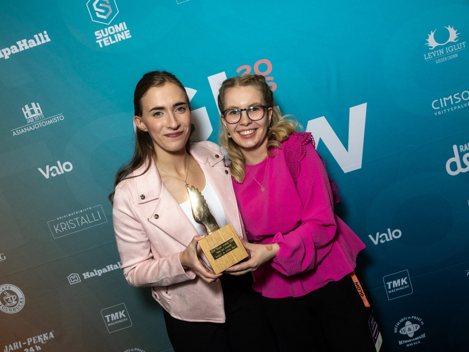 Featured image for “Vuoden nuoret lauluntekijät Anneli & Alma: ”Gospelkentällä kaikki artistit ovat yhtä suurta perhettä” ”