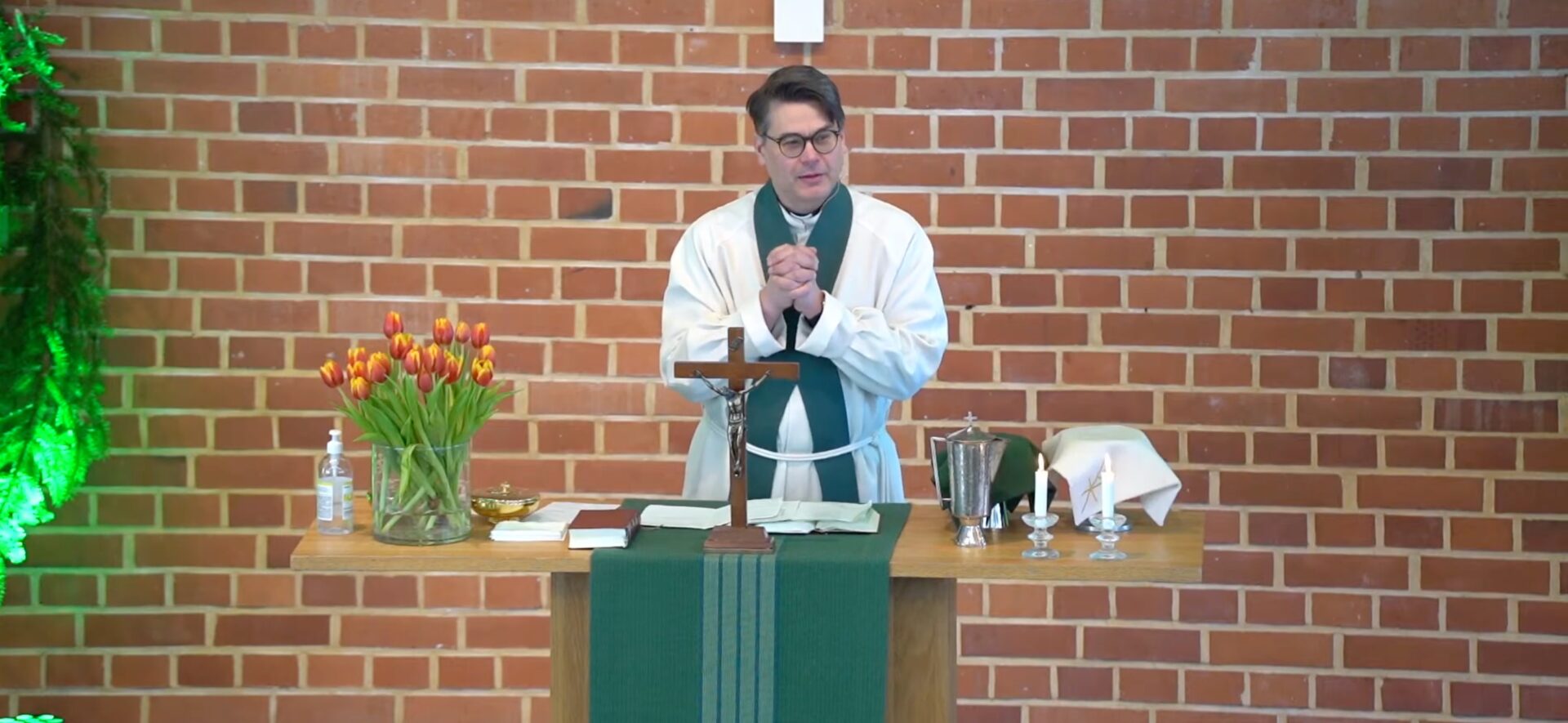 Turun Lutherin kirkon messuyhteisö alttari