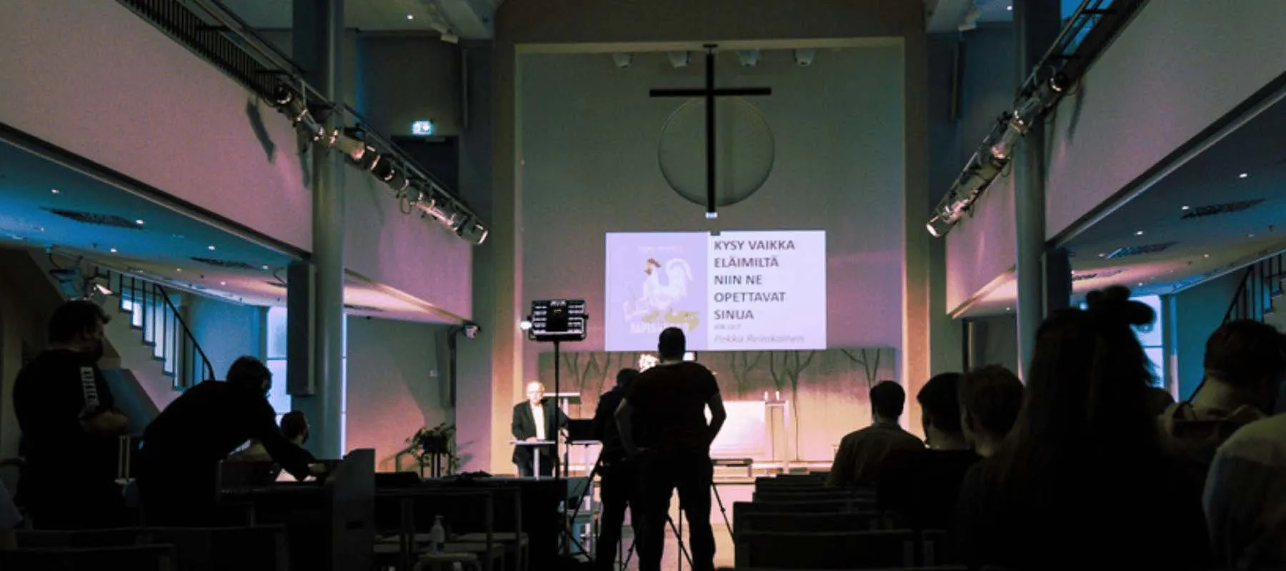 Kuva Helsingin Luther-kirkolta Evankelisten opiskelijoiden illasta